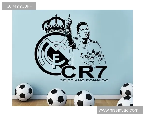 球星贴纸装点墙面足球元素打造独特热血青春运动空间